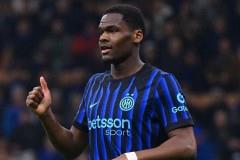 国米跟队消息：博尼伤退无大碍，比赛中短暂受伤