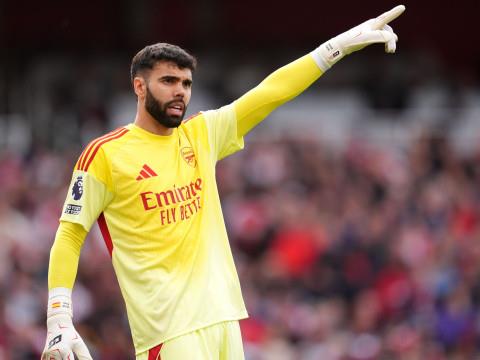 拉亚四次神勇扑救，助力球队击败切尔西荣获最佳球员称号