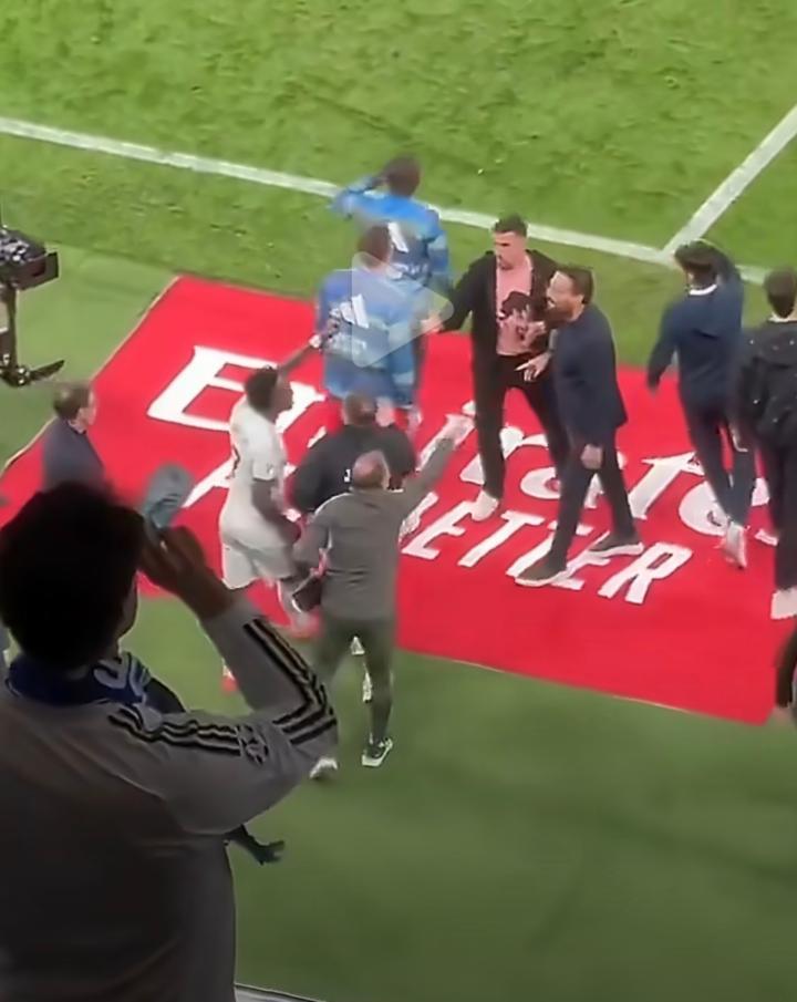 皇马赛后，修斯又和谁发生争执，缺少世一证的我难以置信