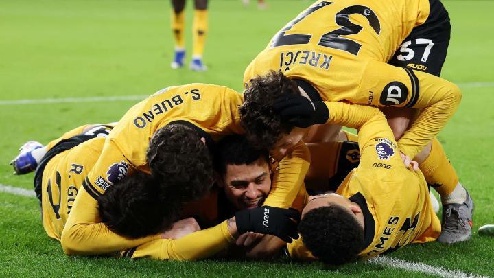 狼队硬仗抢分超车军刺，半数积分取自联赛前六