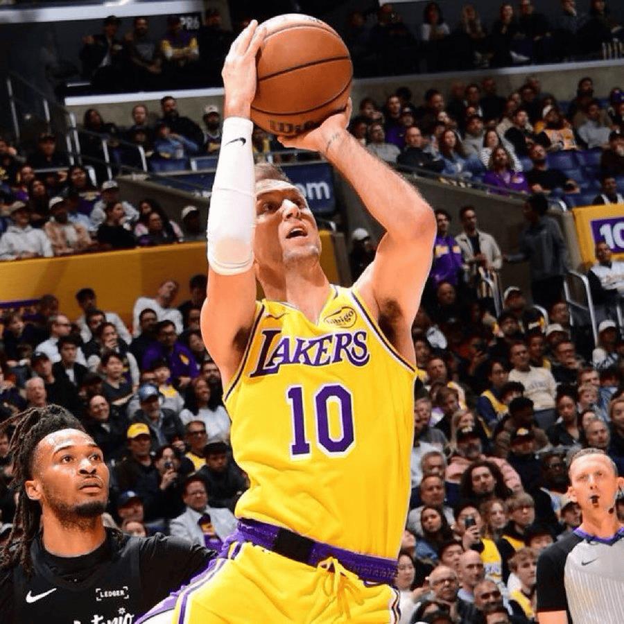 仅差15记三分，肯纳德即将登顶湖人赛季替补三分榜