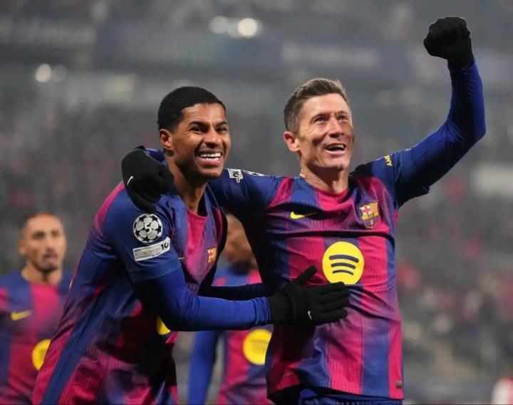 巴萨计划引进小蜘蛛，奥尔莫被安排踢伪9是签约方案之一