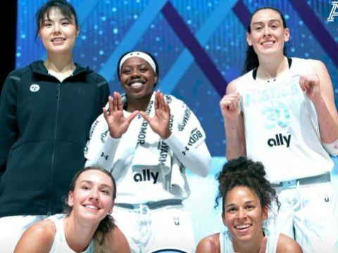 李月汝随队夺冠，分享60万美元冠军奖金