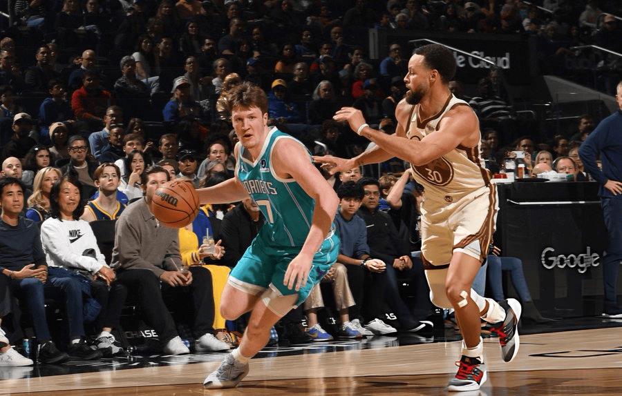 克尼普尔认为库里单赛季三分纪录难以超越，总三分数却有可能被打破