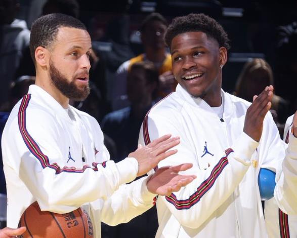 库里顶替自己入选全明星首发，爱德华兹回应：无所谓兄弟