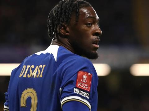 迪乌夫坦言切尔西迪萨西绝非平庸，熟悉英超却久坐替补席