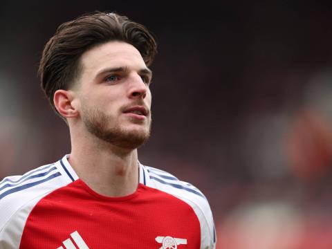 赖斯：球队人员齐备，大家庭氛围浓厚，训练轻松自然