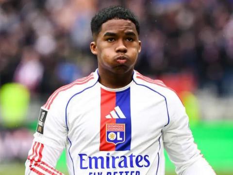 恩德里克状态火热，斩获法甲一月最佳球员奖杯