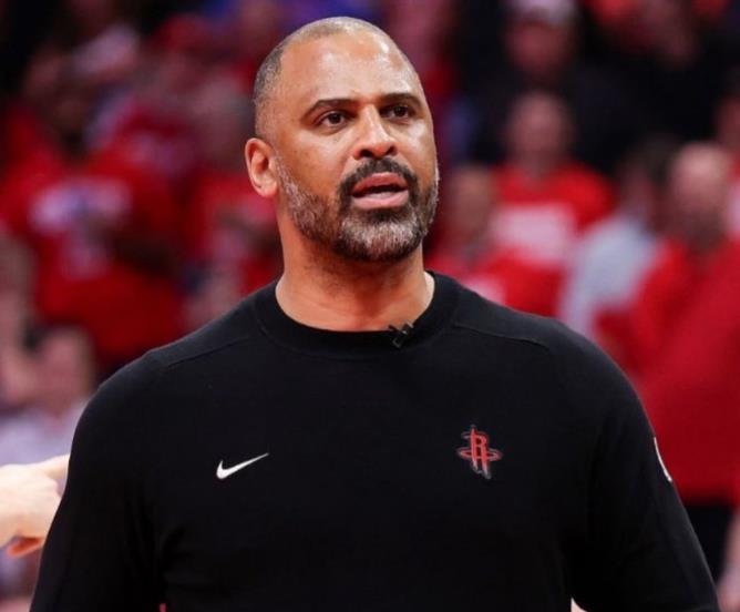 乌度卡，意图放空卡斯尔和哈珀，迫使他们展现实力