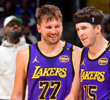 湖人三巨头合体战绩，詹姆斯戴维斯里夫斯组合胜率