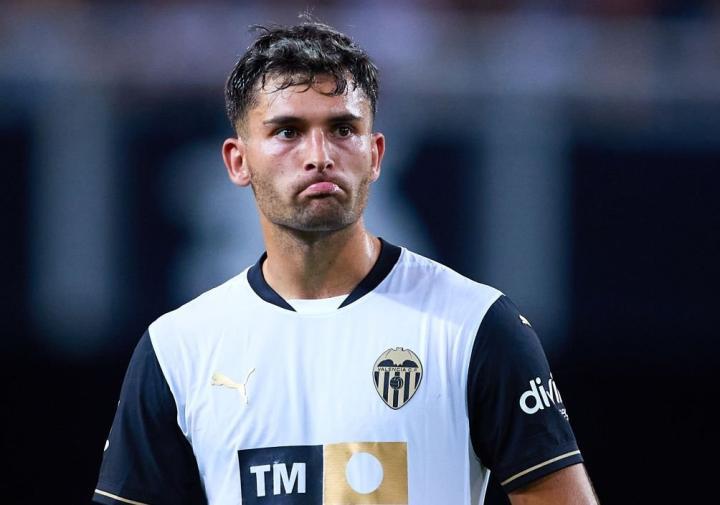 杜罗坦言训练刻苦，萨迪克表现如贝利再世，难以与之抗衡