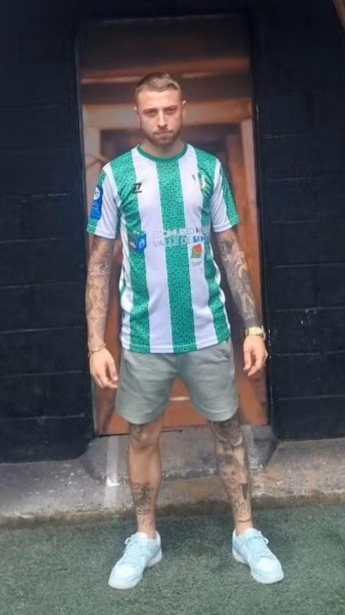 西班牙球员殴打裁判遭禁赛，秘书长为主席之子竟称“该打”