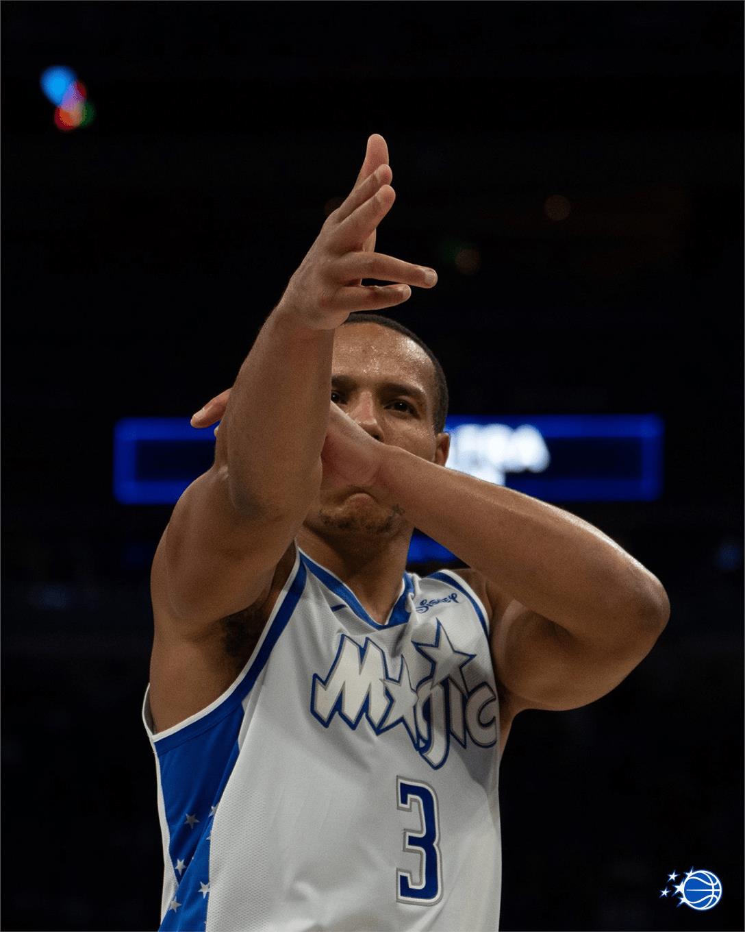 哈登谈贝恩制胜三分，漂移出手几乎出界