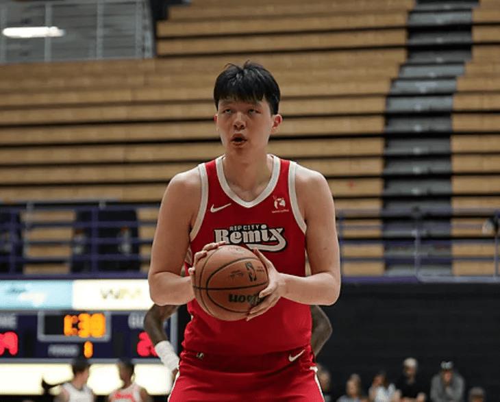 杨瀚森G联赛30分钟砍16分13板，中投19中8表现全面