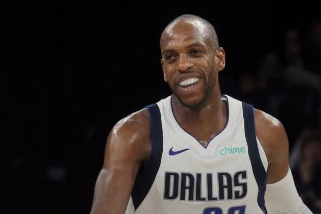 34岁212天，米德尔顿成为历史上年龄最大的替补球员，拿下35分0失误