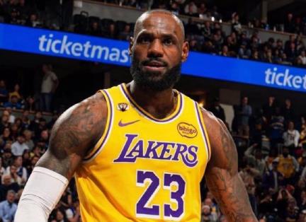 湖人更新伤病名单，詹姆斯状态升级明日可战火箭