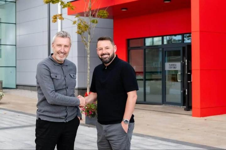 曼联青训主管转型之路，挫折成长后全心助力青少年发展