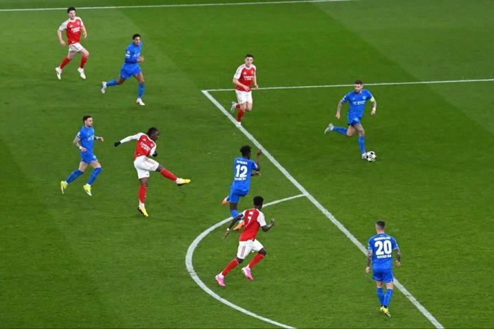 埃泽的进球，足以载入史册，与传奇同等