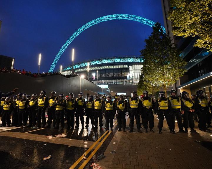 英政府出新规，无票入场将面临刑事指控和五年观赛禁令