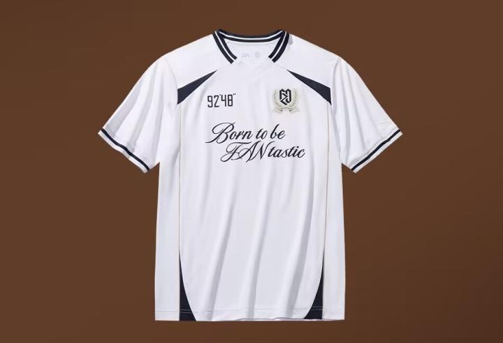 安踏发布樊振东系列新品，短袖针织衫融入“9248”设计元素