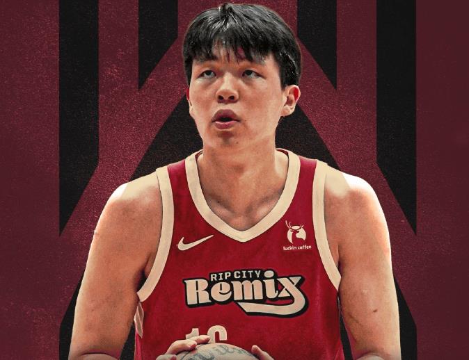 杨瀚森三节表现亮眼,出战23分钟投篮命中率超七成,斩获15分8篮板1助攻1抢断