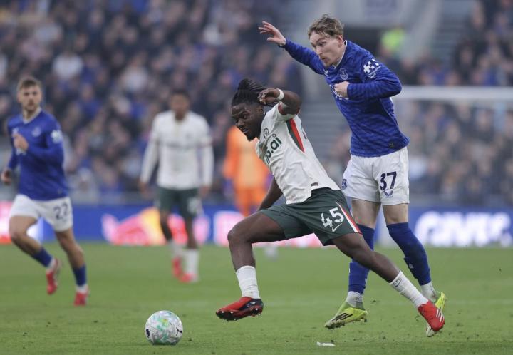 拉维亚纵向传球亮眼，状态回归仍需更多比赛