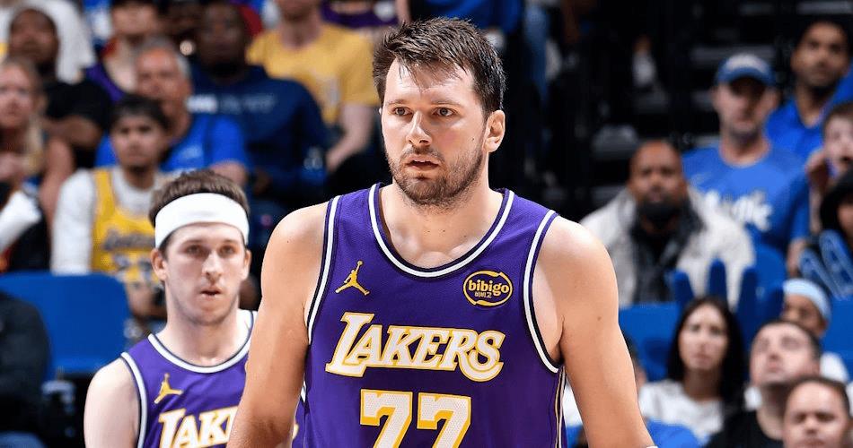 东契奇三月场均36.8分8.5板7.5助，湖人战绩飙升至11胜1负