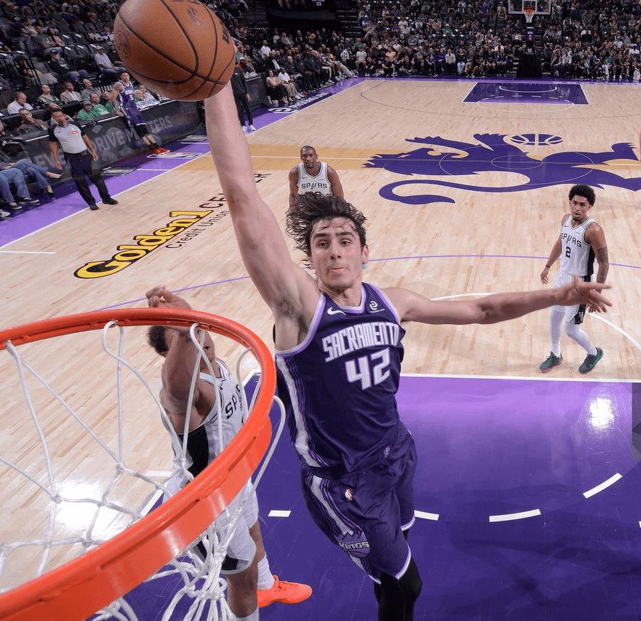 全明星后爆发，国王内线雷诺场均17.9分9.3板，高效引领未来