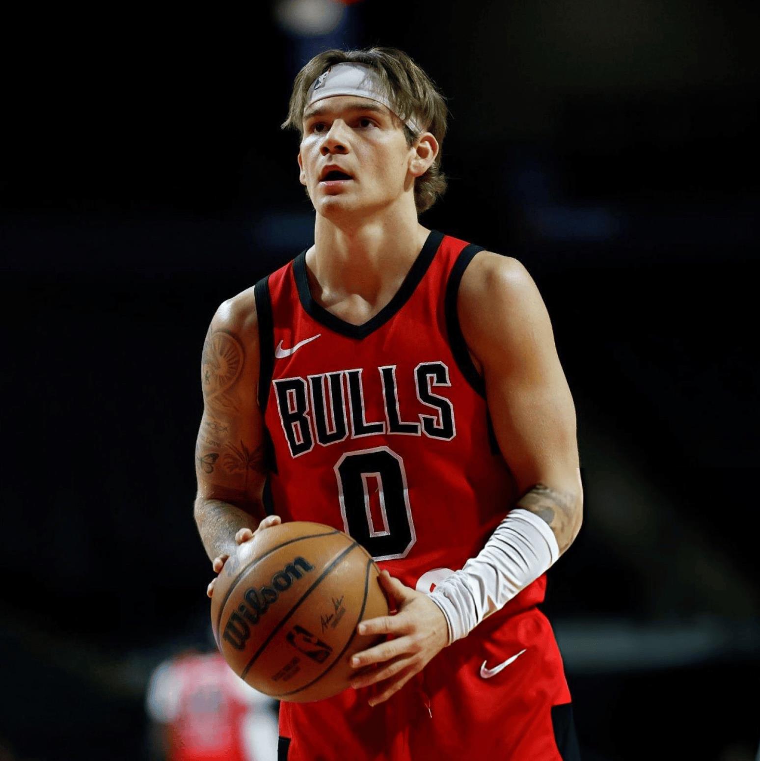 麦克朗G联盟狂飙，单场59分5板10助，三分球17中8