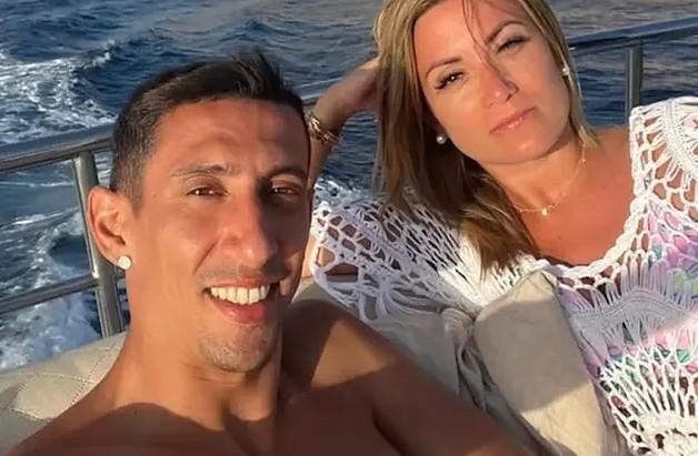 被记者造谣，迪马利亚夫妇公开其电话，怒斥其行为