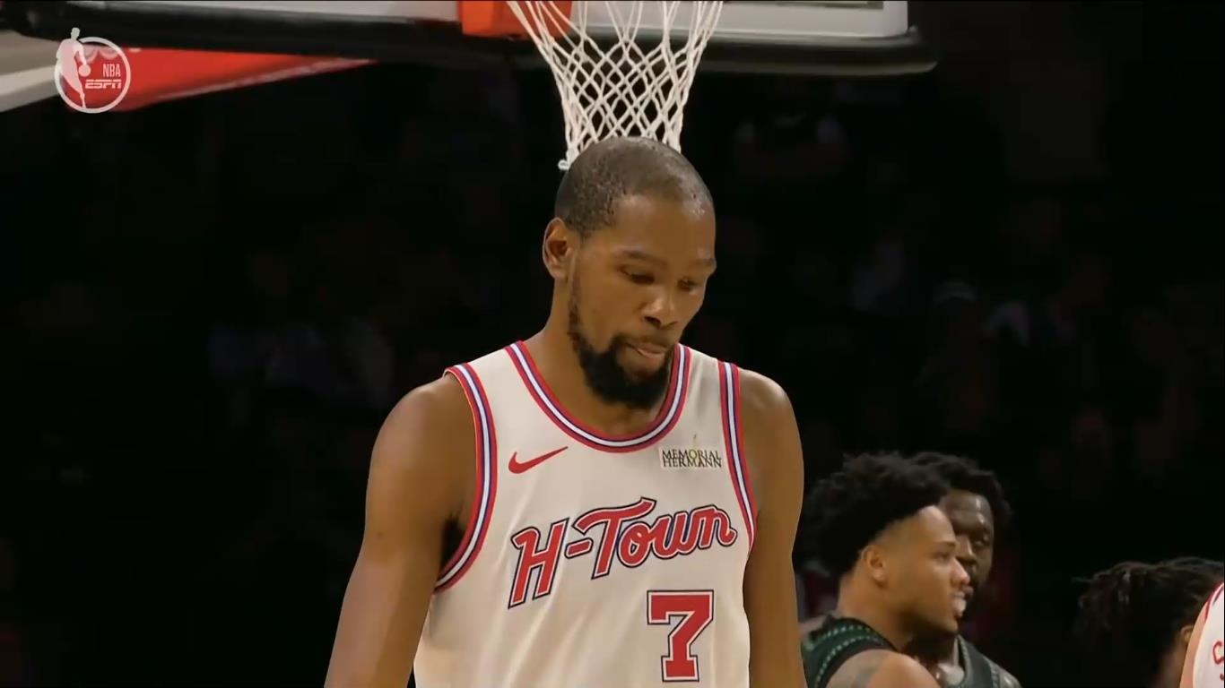 杜兰特罚球10中10,最后时刻罚球失手,遗憾落败