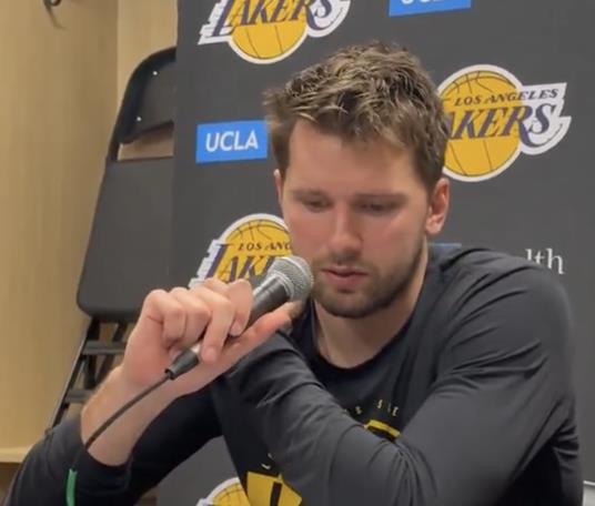 东契奇称赞布朗尼，去年以来进步明显，表现令人印象深刻