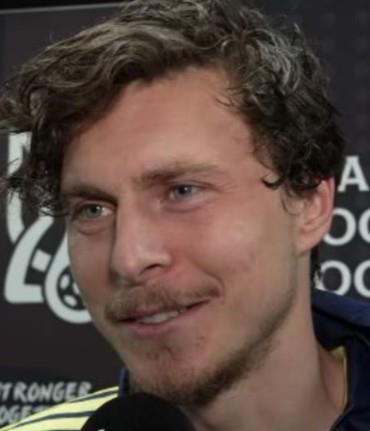 林德洛夫为世界杯忍痛不戴面具：鼻子骨折也无妨