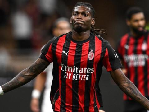 记者点评莱奥，他始终如孩子般单纯，优缺点并存，但行为上未展现真正成熟