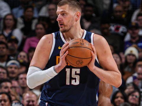 末节6分钟5分4助攻统治全场，约基奇33分15篮板12助攻达成里程碑，单场创7项纪录