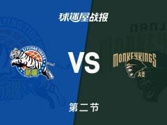 新疆半场46-44同曦，汉兹独揽18分