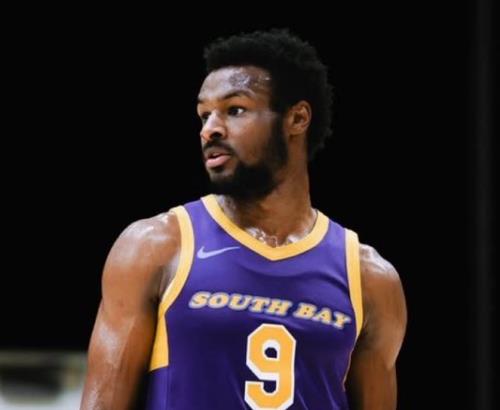 布朗尼出战，南湾湖人14胜0负全胜战绩