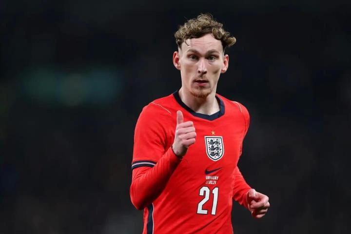 从曼联青训走向三狮军团，加纳用全面实力站稳英格兰队位置