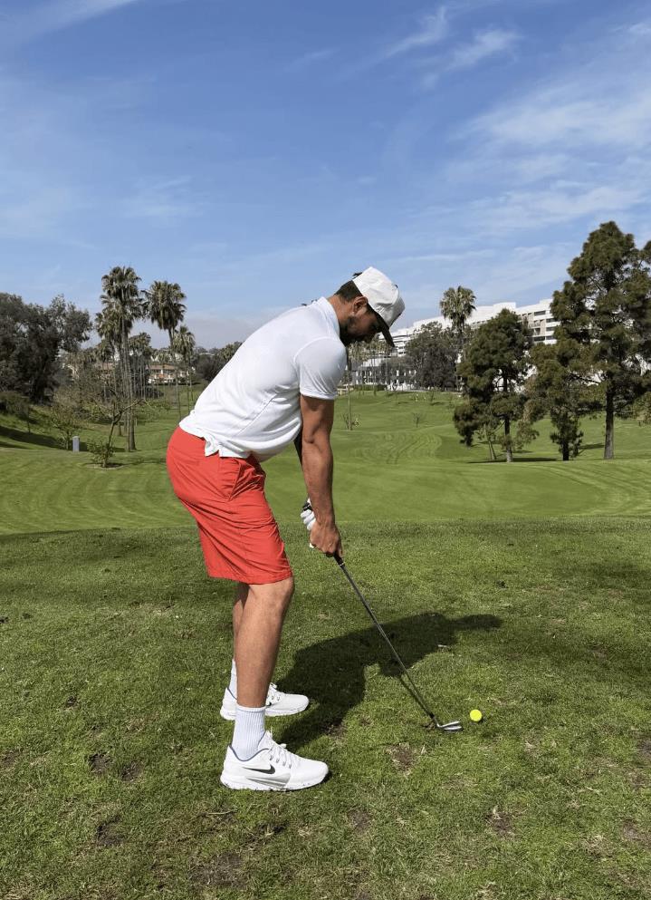 享受生活，东契奇社媒更新，晒出自己打高尔夫的照片