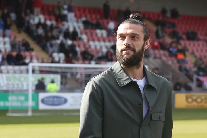 被迫担任主帅，卡罗尔坦言更想继续踢球