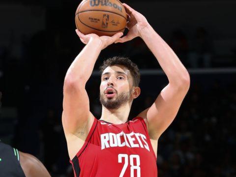 申京狂砍36分14板7助3断3帽，火箭三杀鹈鹕，勇士开拓者锁定附加赛