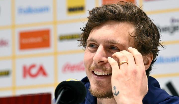 林德洛夫谈莱万与哲凯，赛后笑容成关键分水岭