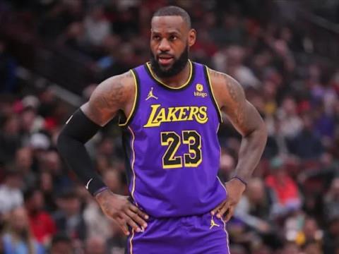 詹姆斯谈球队状态，势头正盛化学反应极佳，展现强大凝聚力