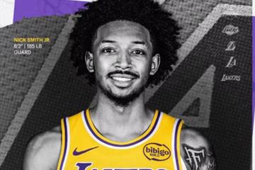 湖人官宣转正小尼克-史密斯！季后赛15人名单出炉，詹姆斯率队冲冠