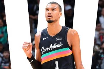 文班季后赛首秀35分：创历史第一 队史第一，屡秀暴扣三分获盛赞