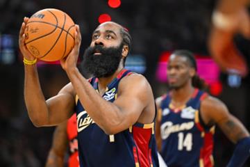 骑士2-0！哈登28分5断连破纪录，携米切尔合砍58分剑指赛点