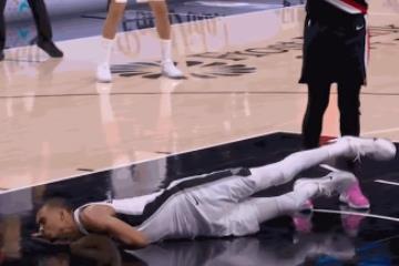 文班重摔进入脑震荡保护程序！返回更衣室，缺席G2余下比赛