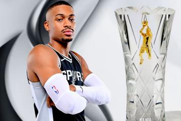 凯尔登-约翰逊当选最佳第六人！喜极而泣，马刺赛季第二项大奖