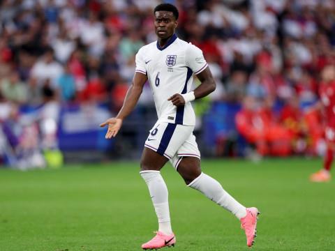 格伊首戴队长袖标，球队遭遇首败，但前路依旧