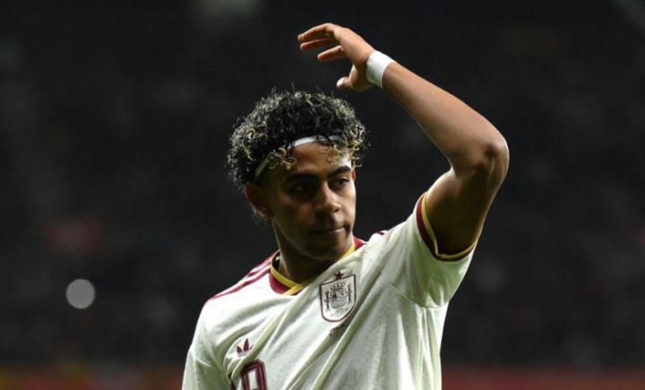 友谊赛亚马尔看台遇歧视口号，本人表示强烈不满